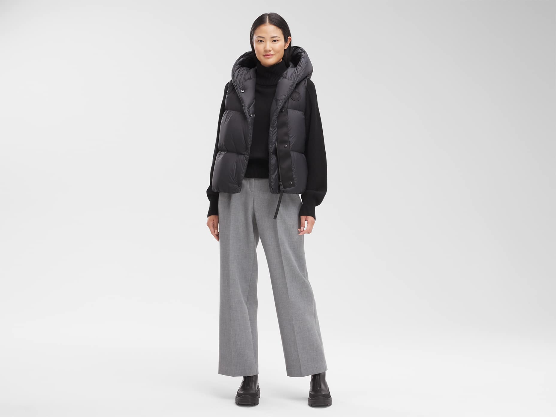 ■ロダ フード付きベスト■Rhoda Hooded Vest 4831W_61_fsph.jpg
