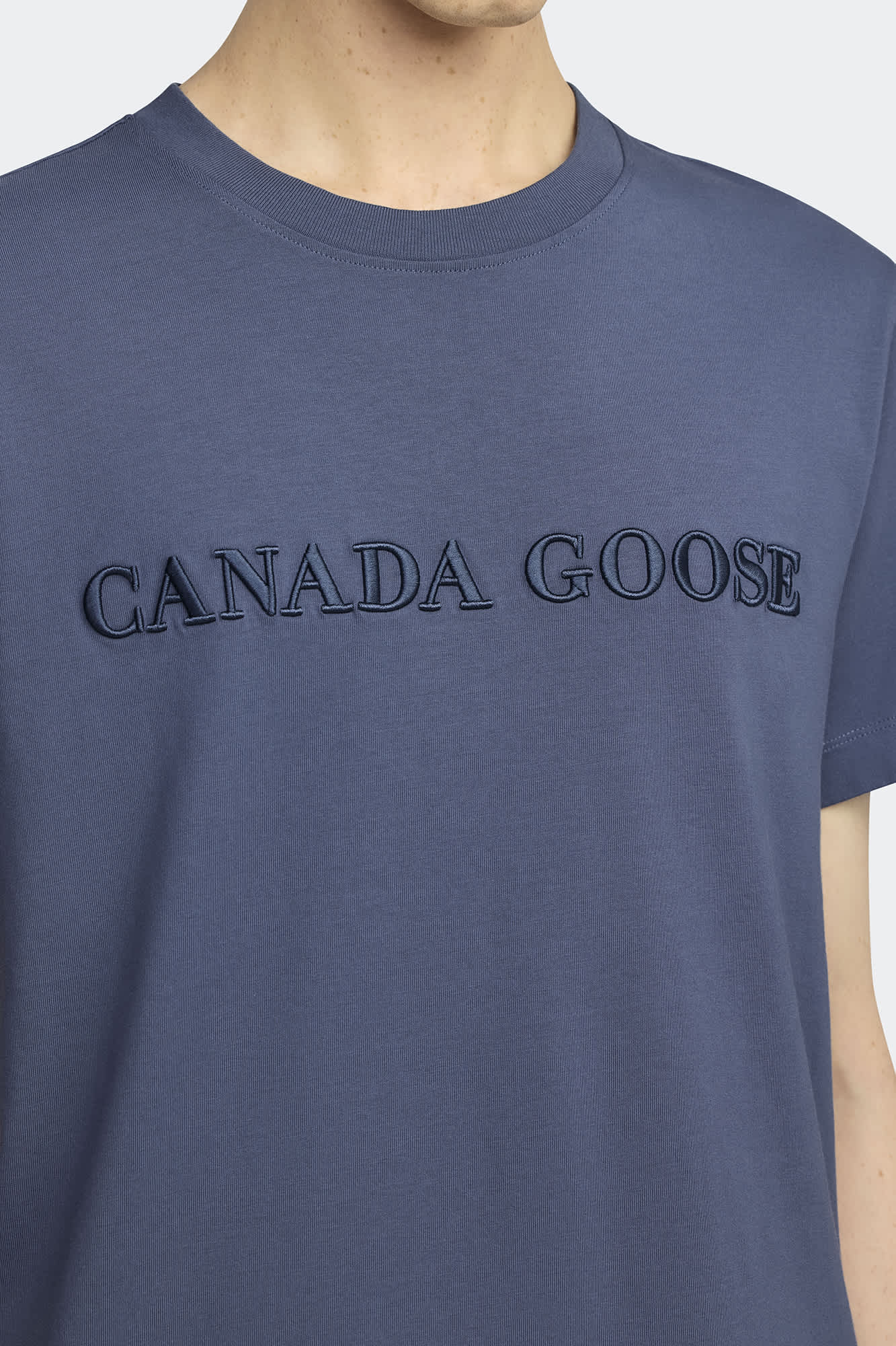 【 】 エマーセン Emersen Crewneck T-Shirt ロゴ Emersen Crewneck T-Shirt | Canada Goose US