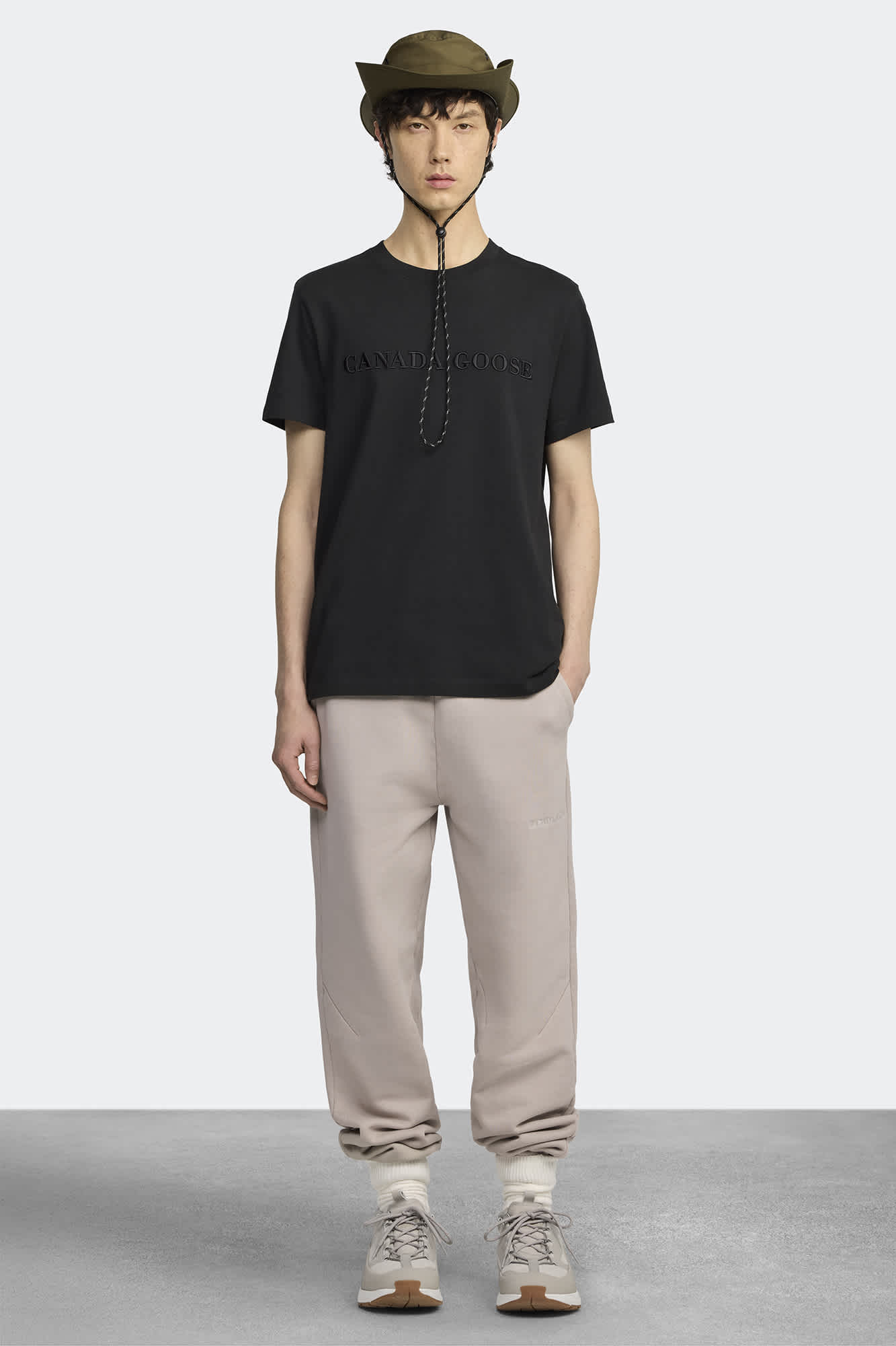 【 】エマーソン Tシャツ Emersen Crewneck T-Shirt Emersen Embroidered Crewneck T-Shirt | Canada Goose US