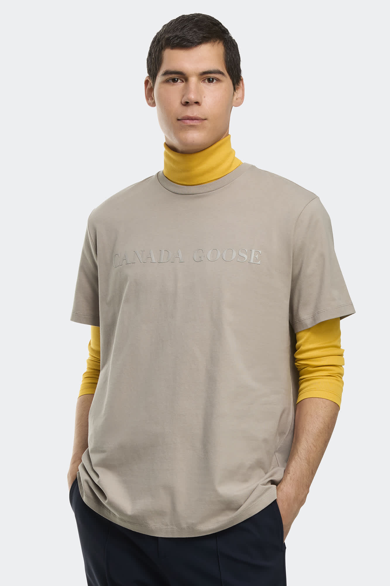 関税込   カナダグース Emersen ロゴ刺繍 Tシャツ Emersen Crewneck T-Shirt | Canada Goose US