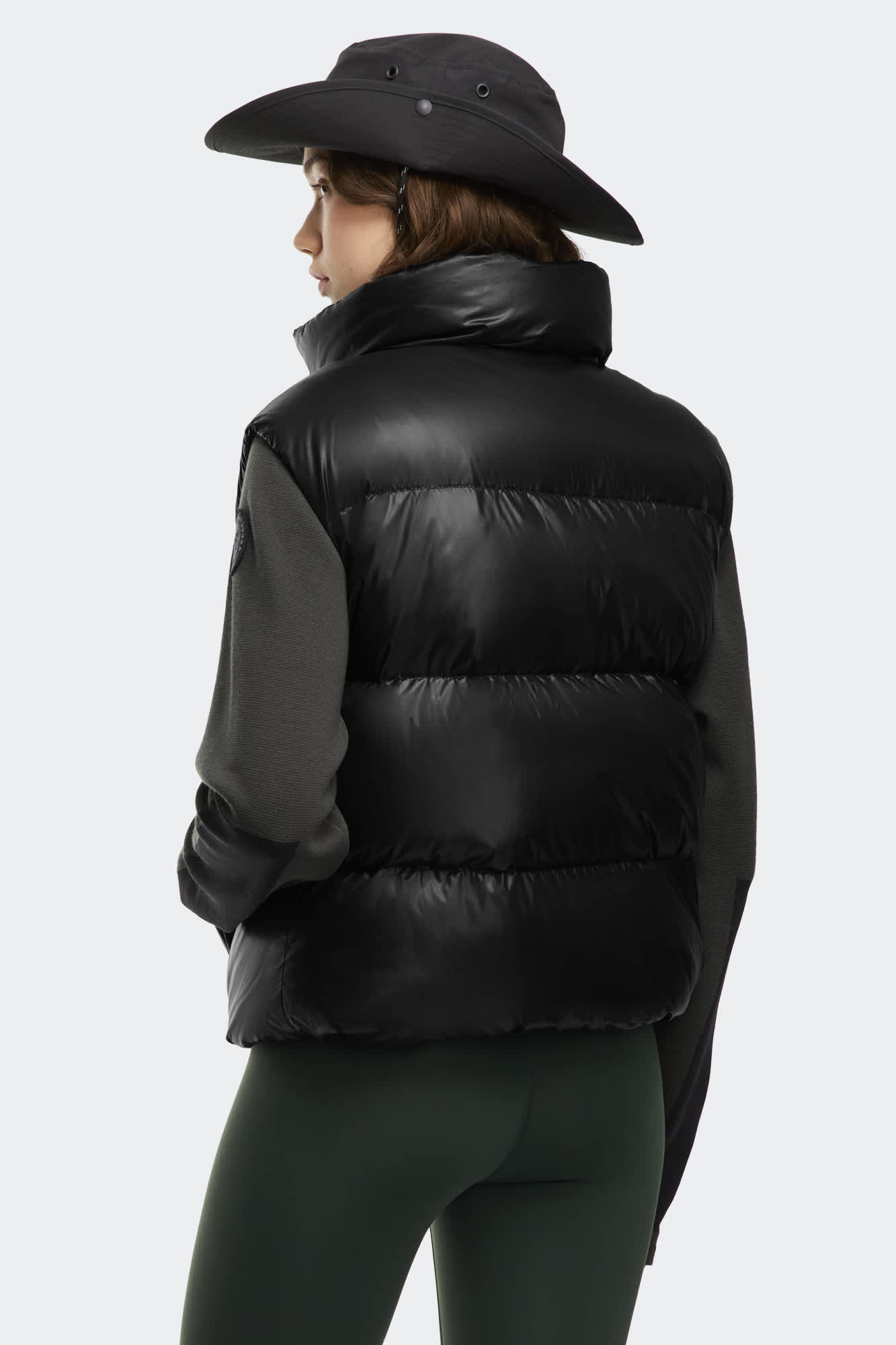 【極美品】シーエフシーエル ベスト FACADE VENTS VEST ブラック 極美品】シーエフシーエル ベスト FACADE VENTS VEST ブラック F/CE