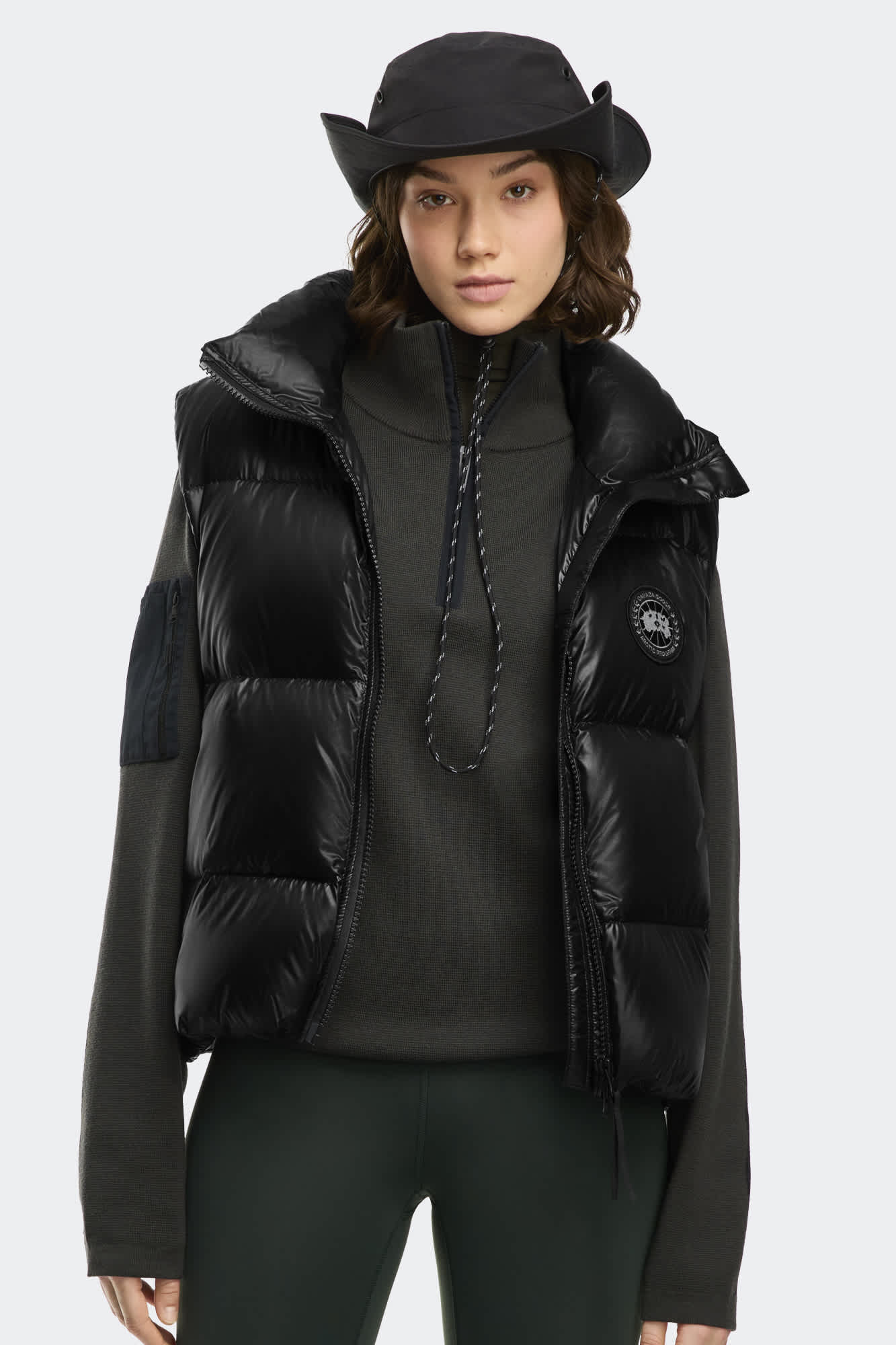 【極美品】シーエフシーエル ベスト FACADE VENTS VEST ブラック 極美品】シーエフシーエル ベスト FACADE VENTS VEST ブラック F/CE