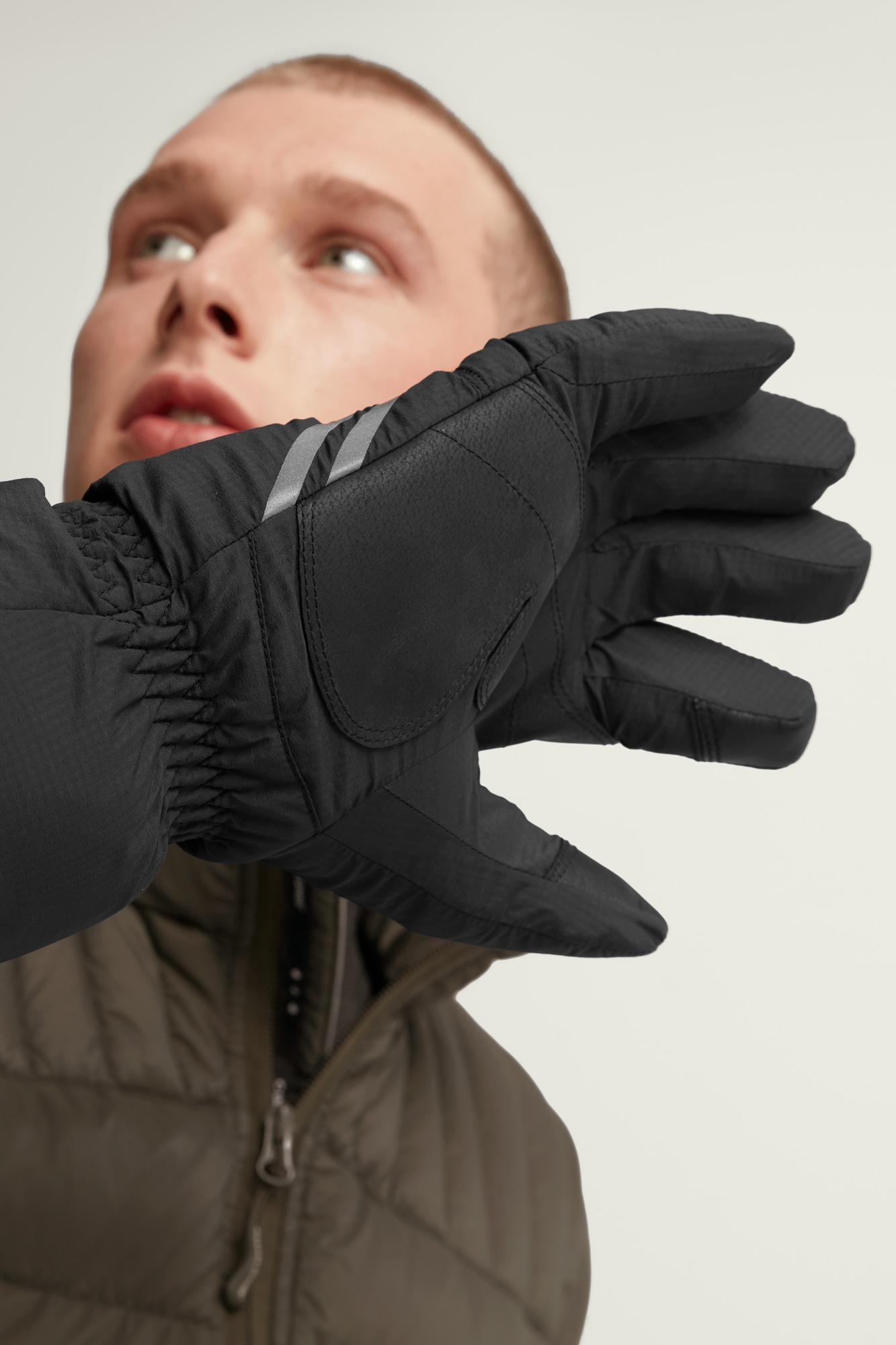 canada gloves