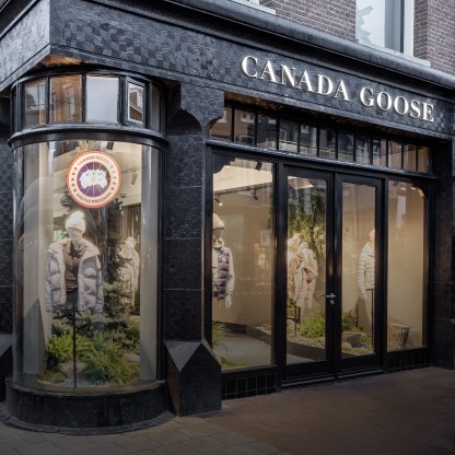 Canada goose abrigo letra top