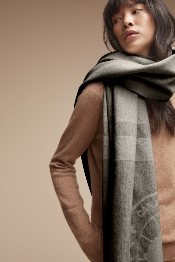 Women's Logo Blanket Scarf Canada Goose®