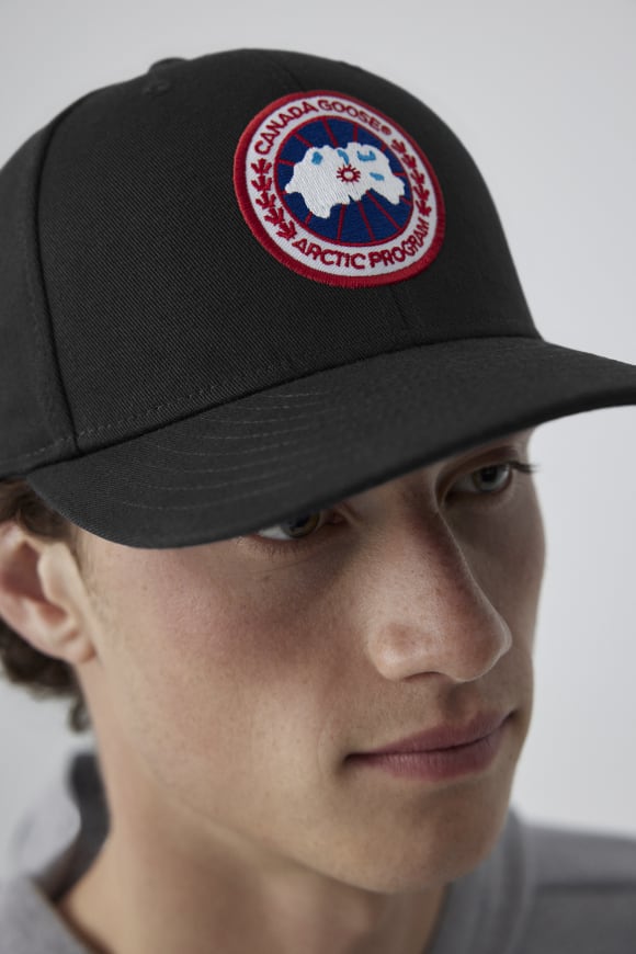 Women s Winter Hats Toques Beanies Canada Goose LU
