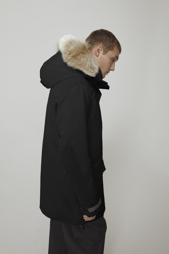 Black Label Men s Parkas Jackets Knitwear Canada Goose SE