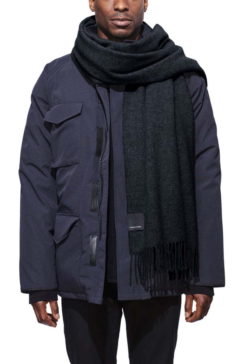 Canada goose hotsell logo scarf