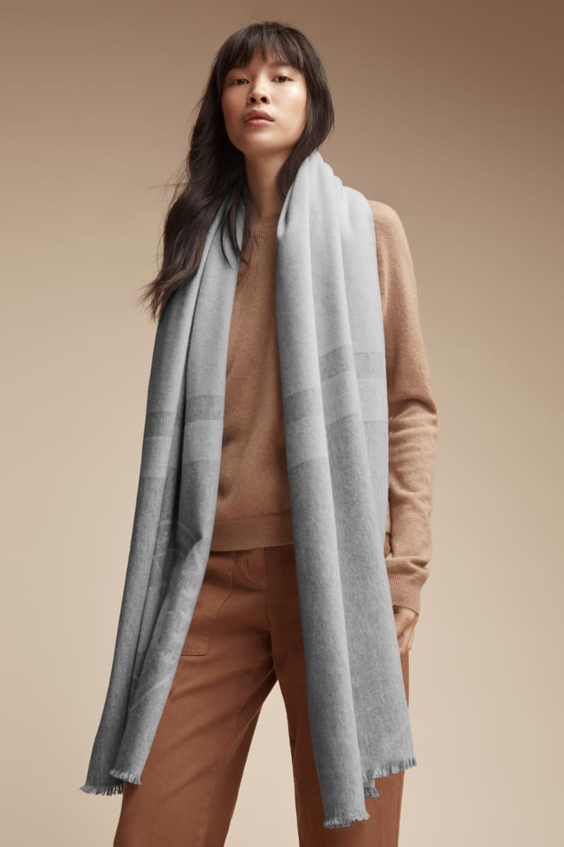 Canada goose on sale logo scarf