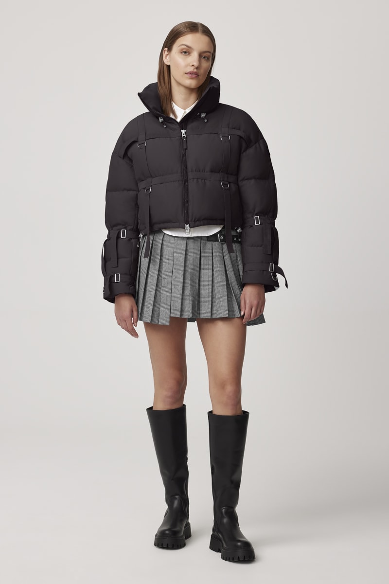 Cropped Down Strap Puffer Canada Goose CN