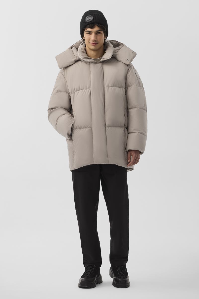 Canada goose coat made of top