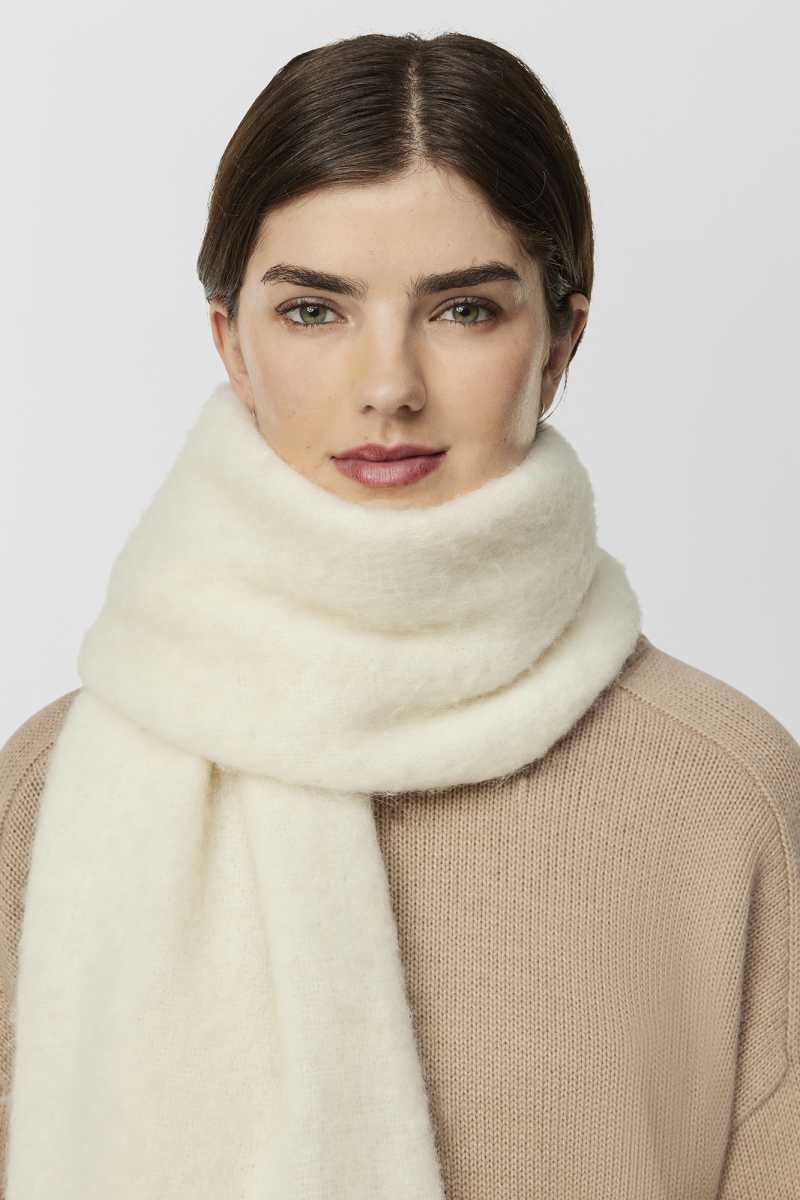 Canada goose logo scarf best sale